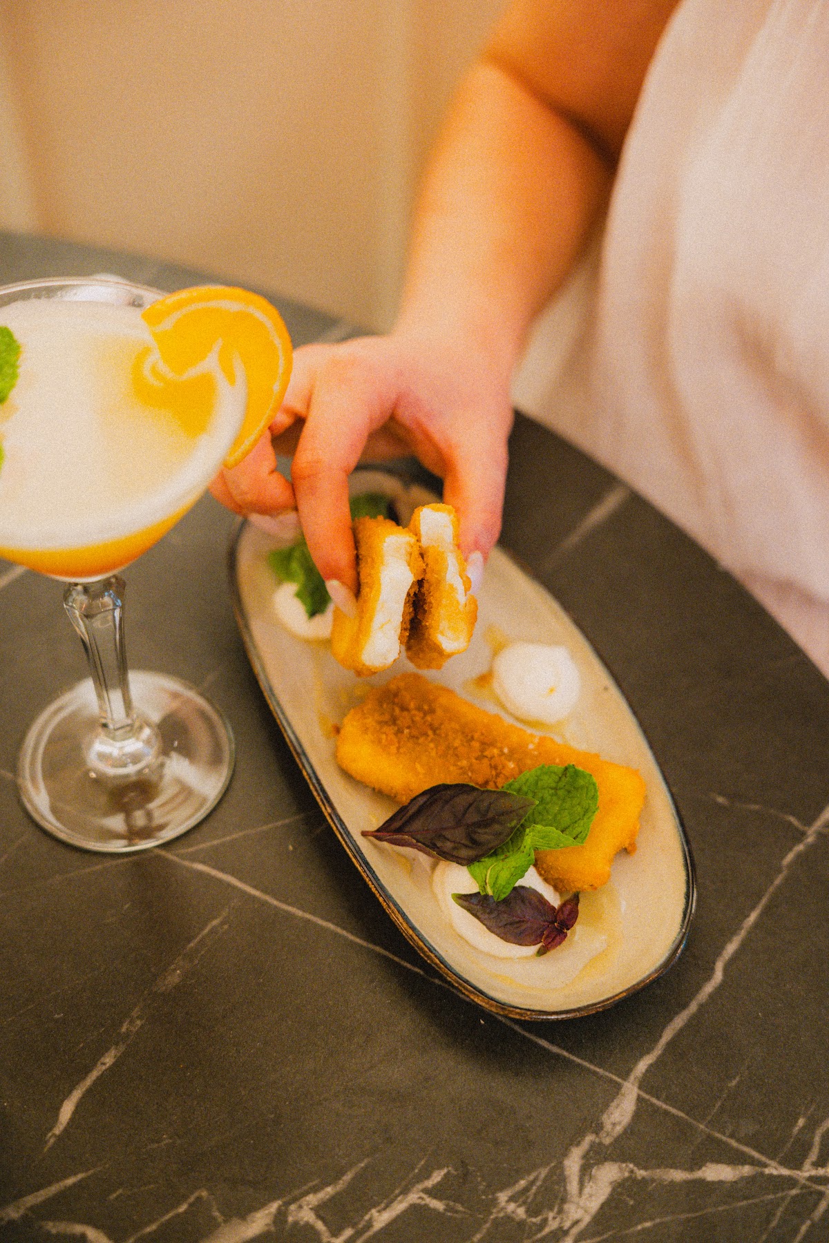 AROM RESTAURANT - Photo 2