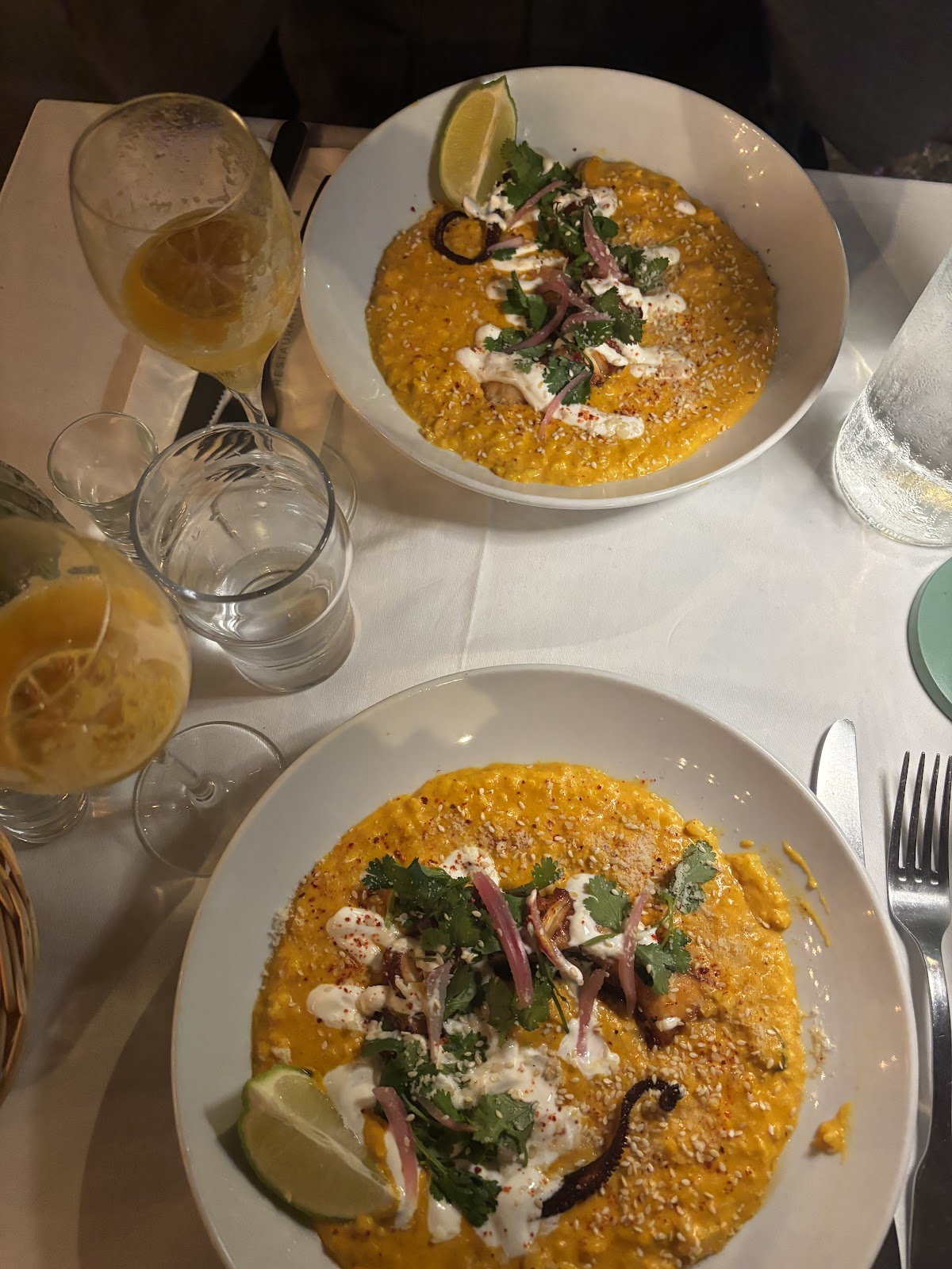 AROM RESTAURANT - Photo 3