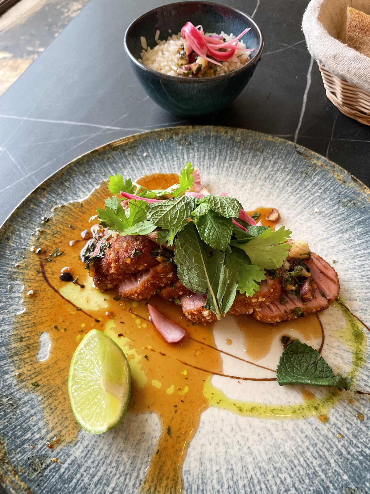 AROM RESTAURANT - Photo 4