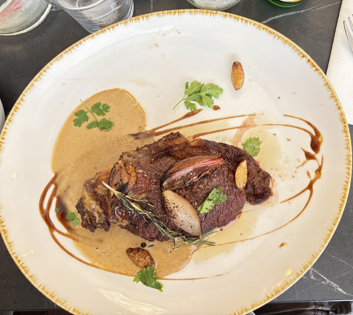 AROM RESTAURANT - Photo 6