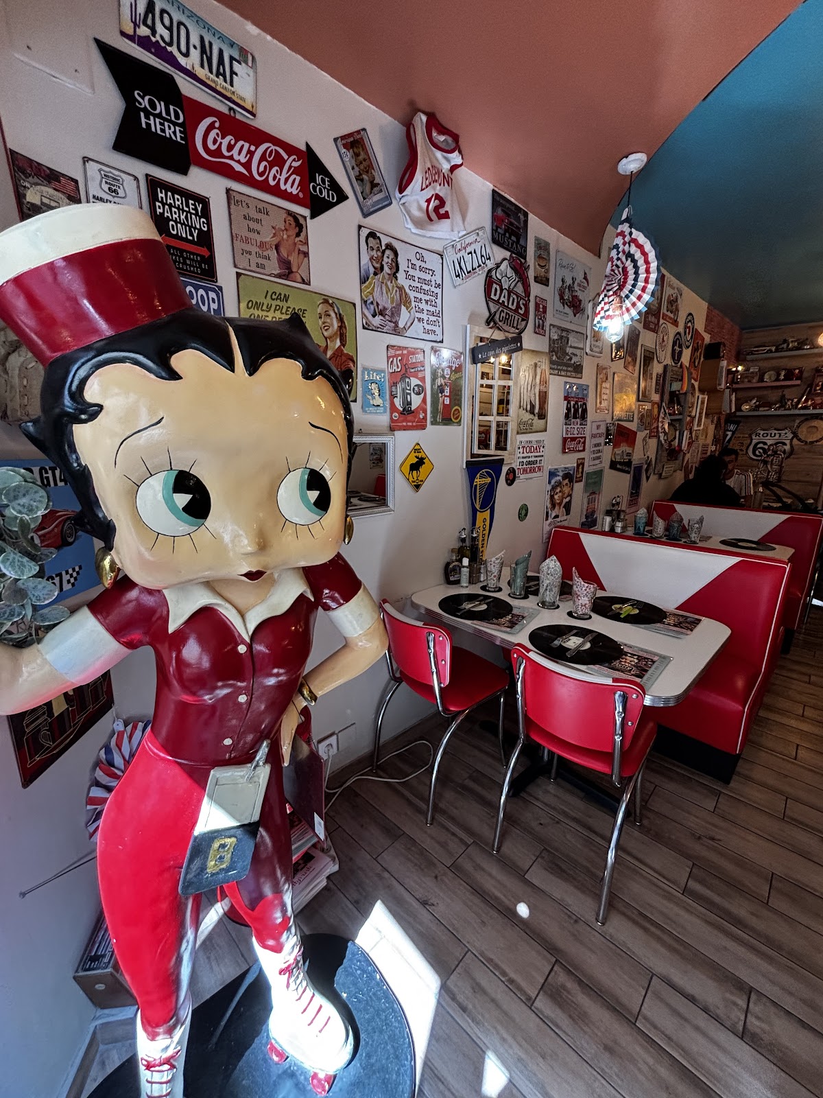 Betty's Resto by House Cookies - Photo 7