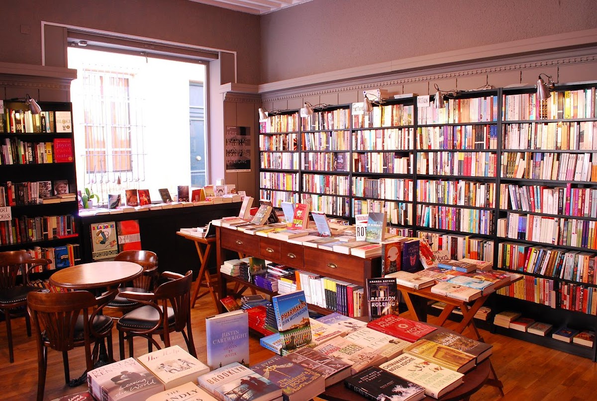 Book In Bar - Librairie et café - Photo 2