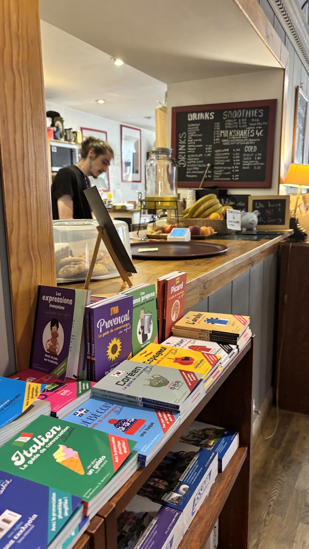 Book In Bar - Librairie et café - Photo 10