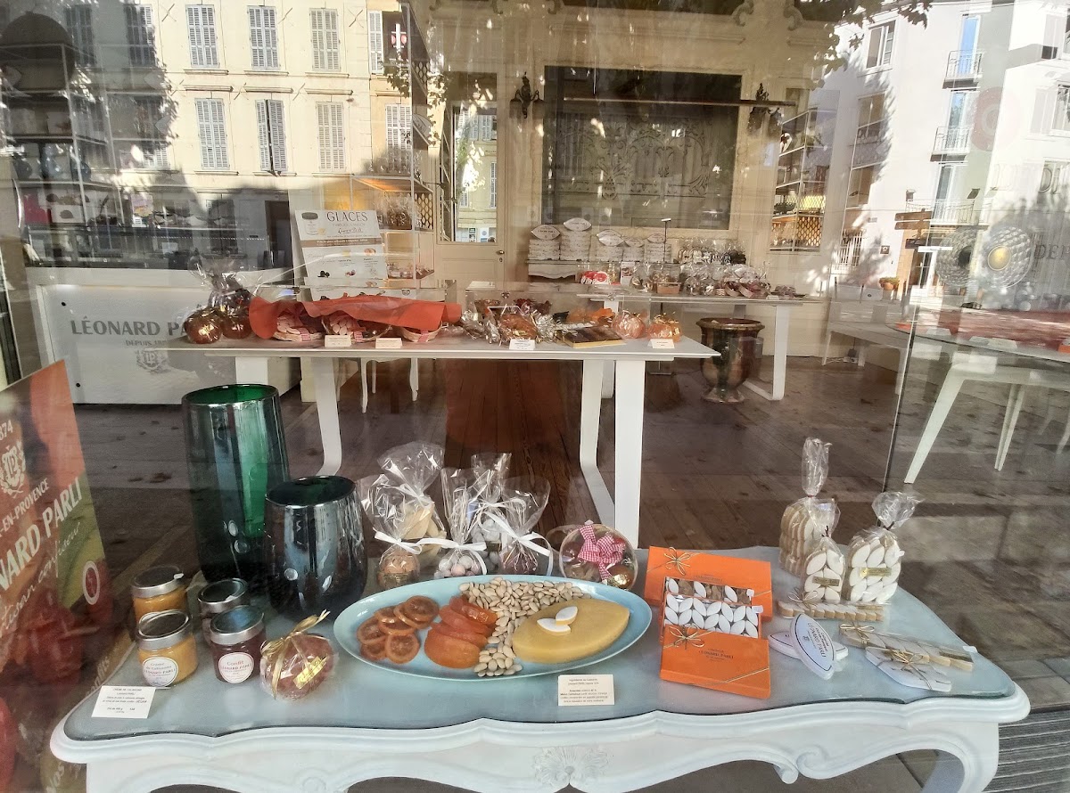 Calissons d'Aix Léonard PARLI - Boutique historique 1920 classée au patrimoine Aixois - Photo 3
