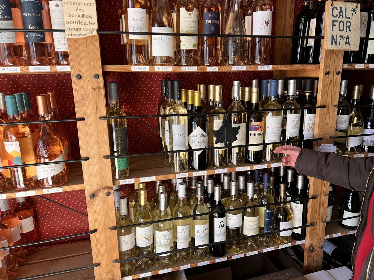 Cave Des Domaines - Photo 3