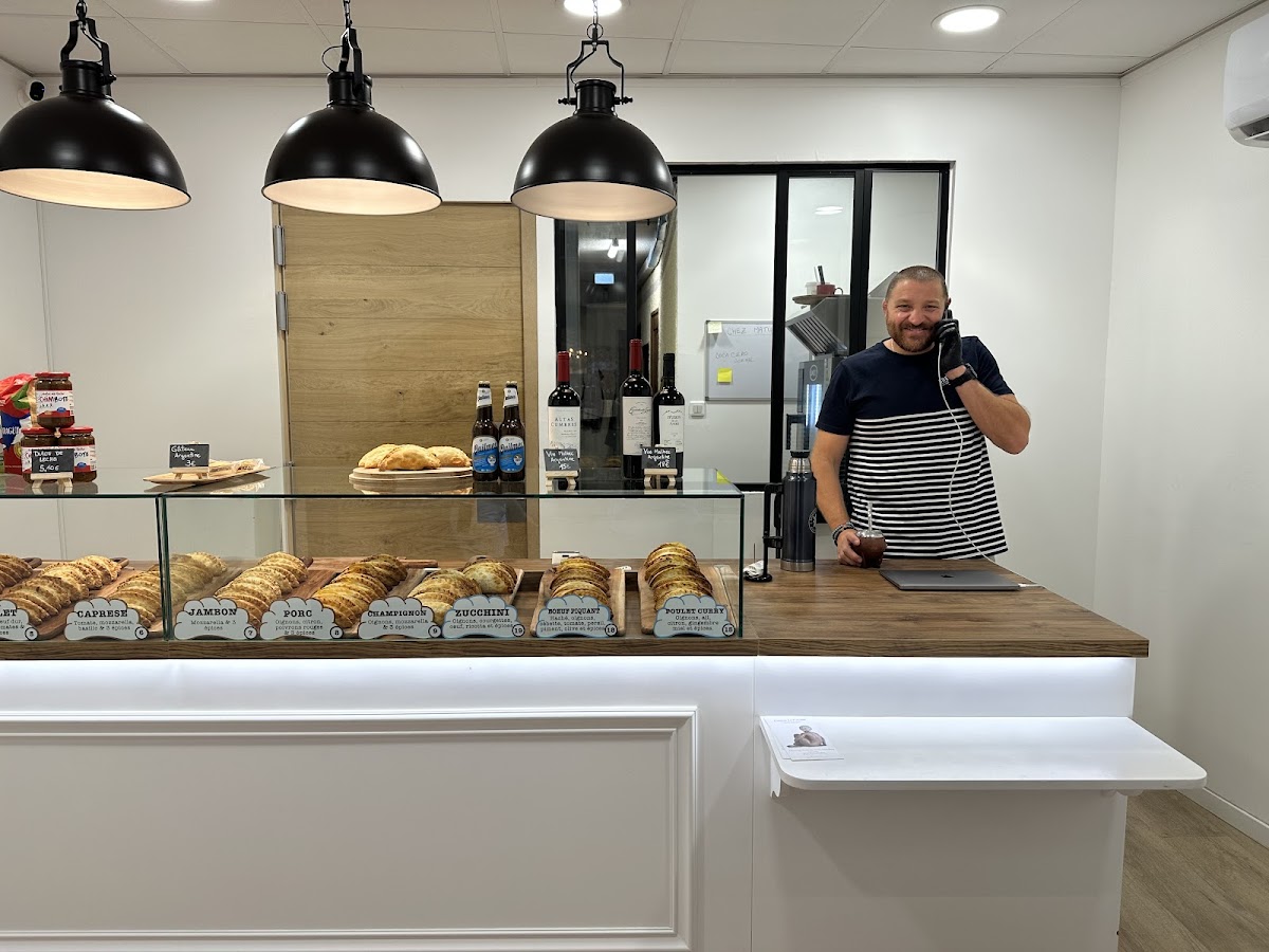 Chez Matias Empanadas - Photo 7