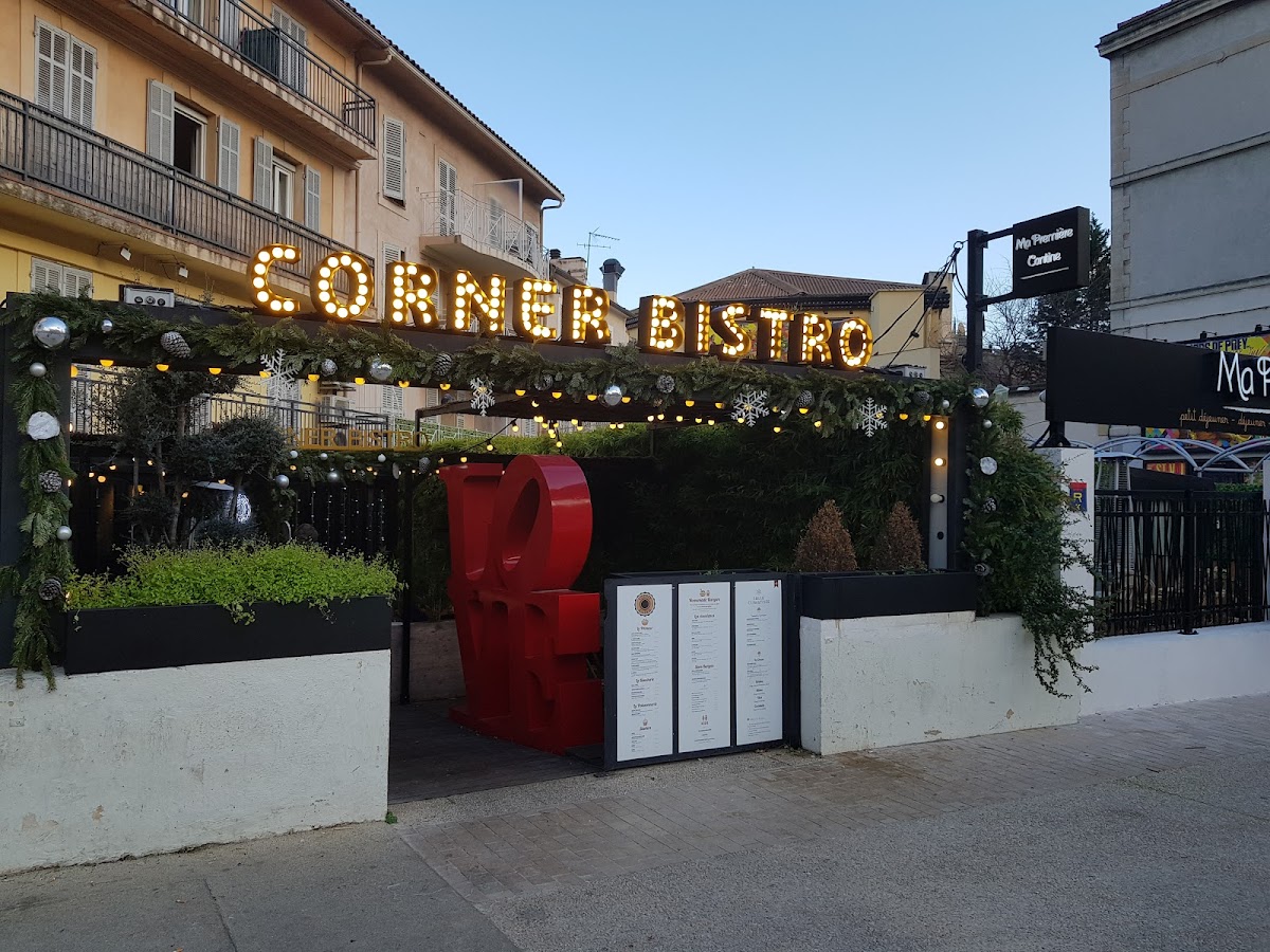 Corner Bistro Rotonde