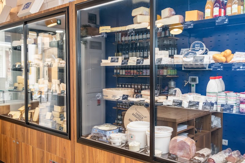 Fromagerie Sacre Bleu - Photo 6