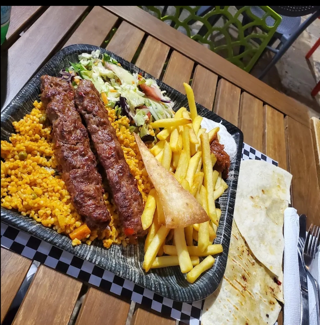 ISTANBUL KEBAB GRILL HOUSE - Photo 3