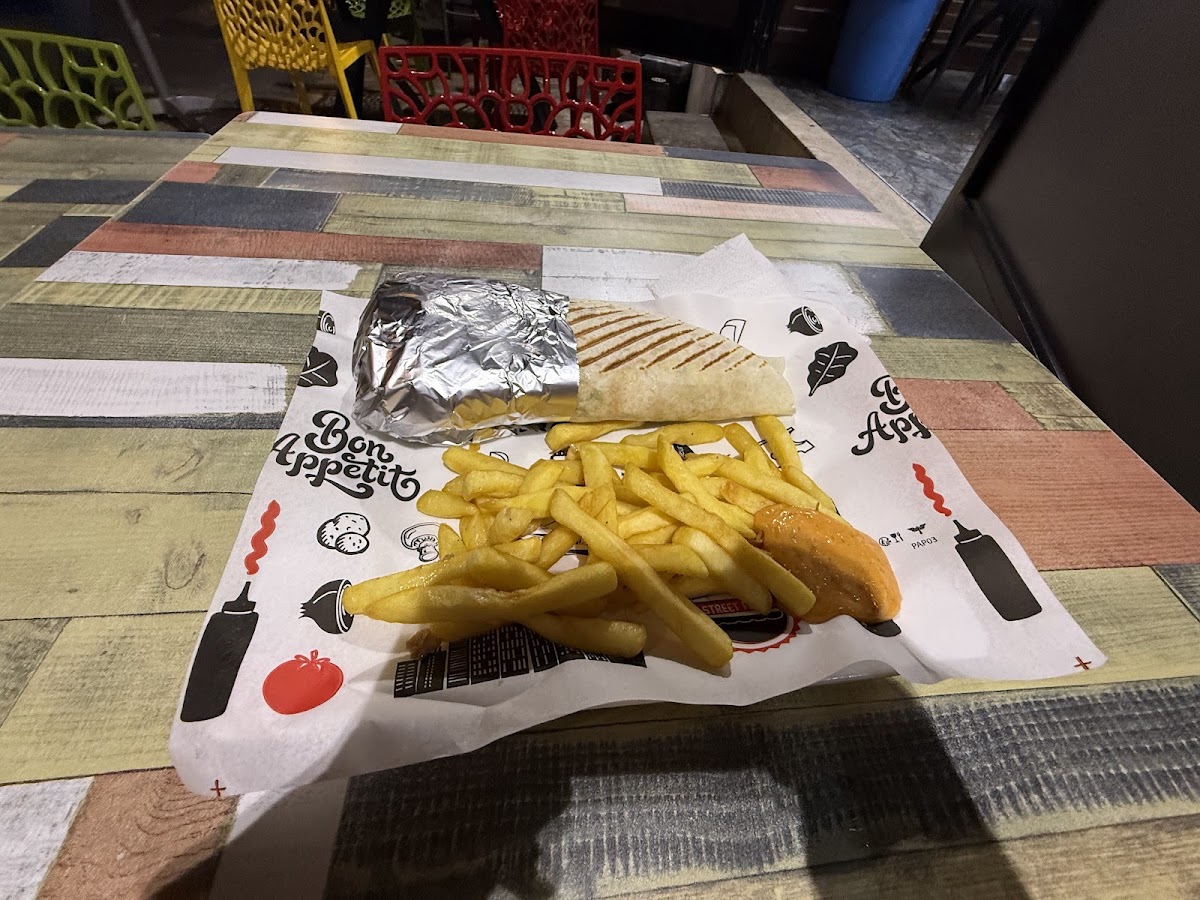 ISTANBUL KEBAB GRILL HOUSE - Photo 8