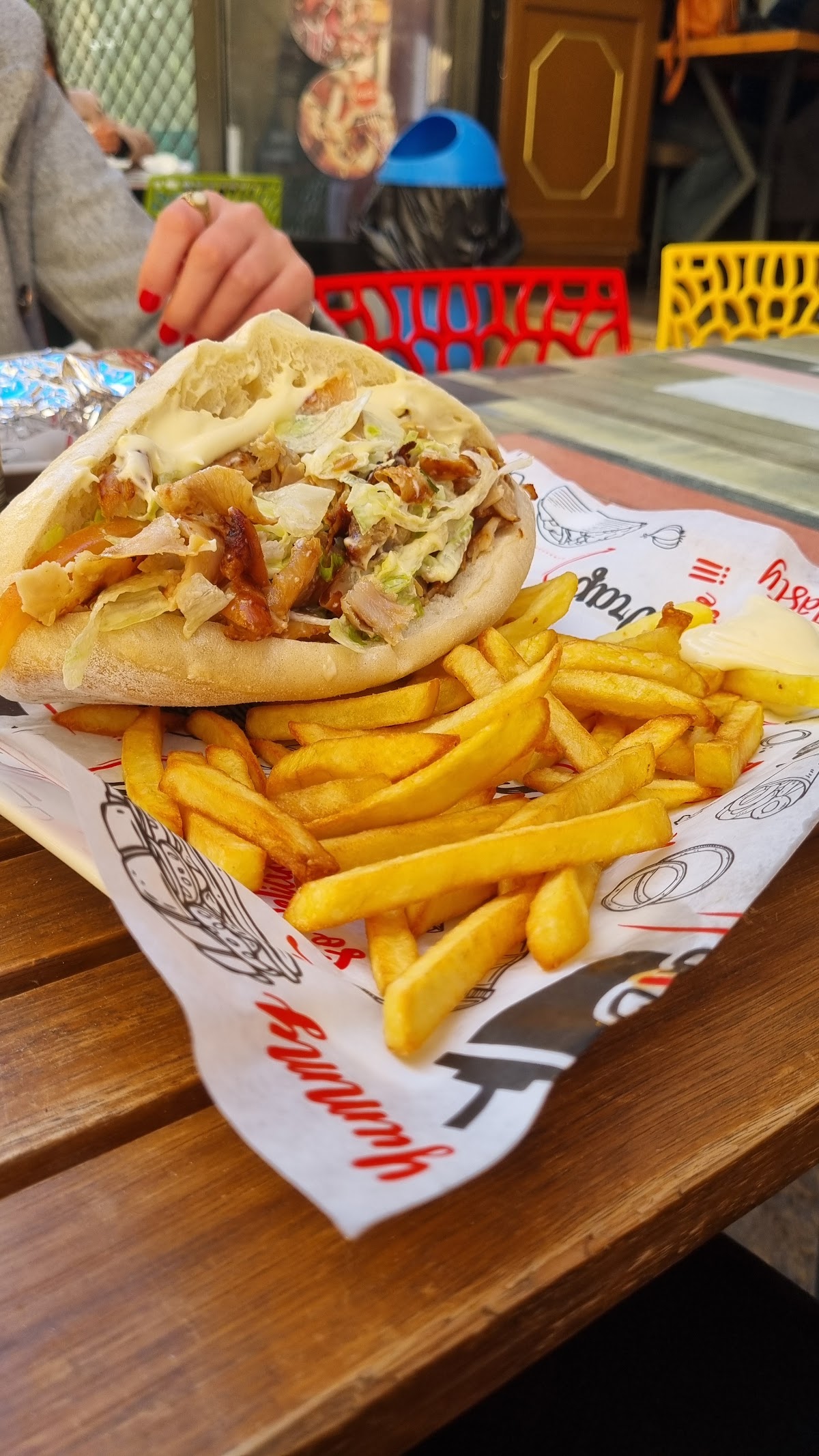 ISTANBUL KEBAB GRILL HOUSE - Photo 10