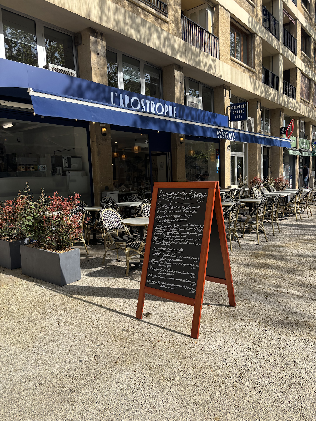 L’Apostrophe – Crêperie à Aix en Provence : Petits-déjeuners, déjeuners gourmands et terrasse ensoleillée - Photo 2