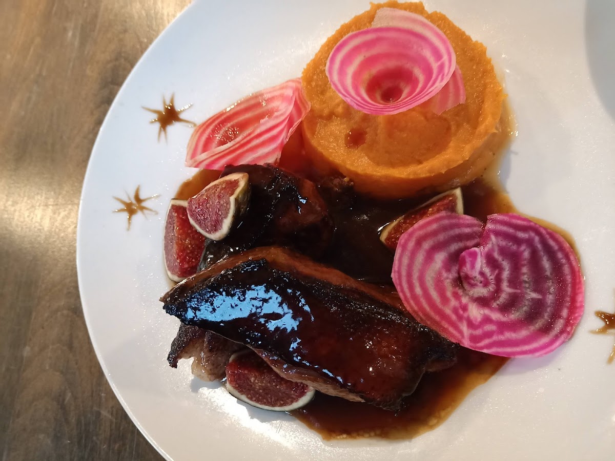 L'Hacienda El Barrio Latino - Photo 9