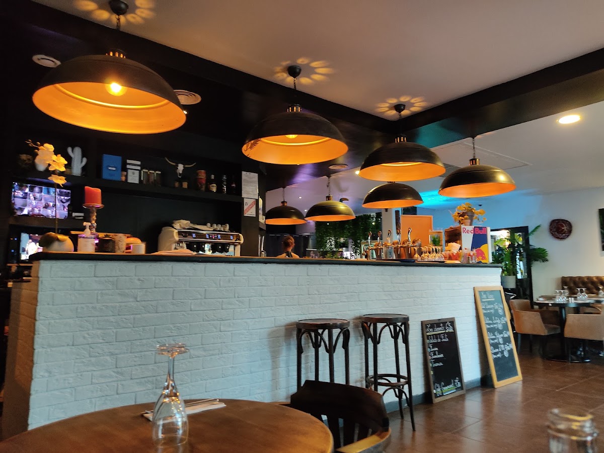 L'Hacienda El Barrio Latino