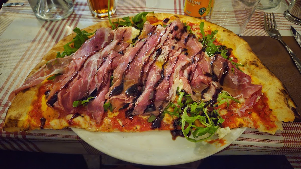 La Pizza - Restaurant - Photo 4
