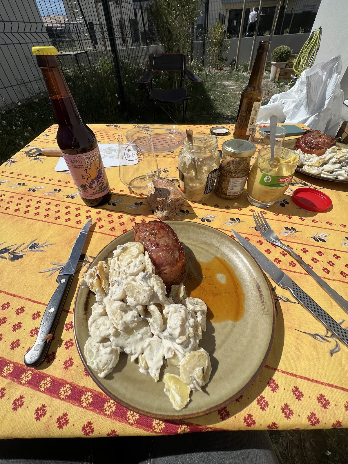La rôtisserie de St-Cannat . Poulets fermiers cuits à la broche. - Photo 7