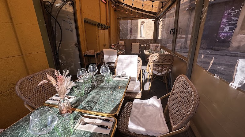 Le bouche à Oreille