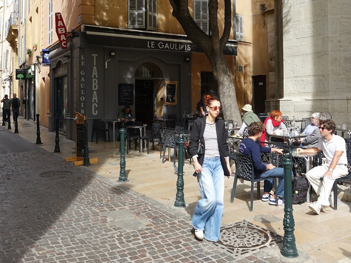 Le Gaulois - Bar, Tabac, Brasserie - Photo 6