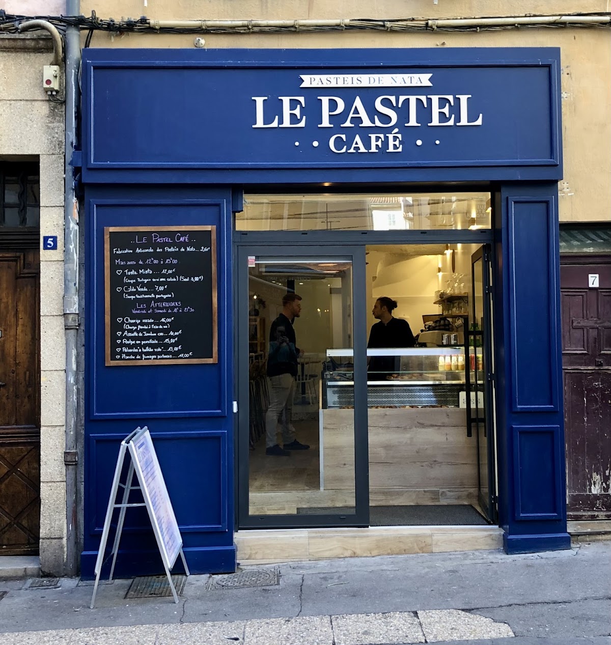 Le Pastel Café