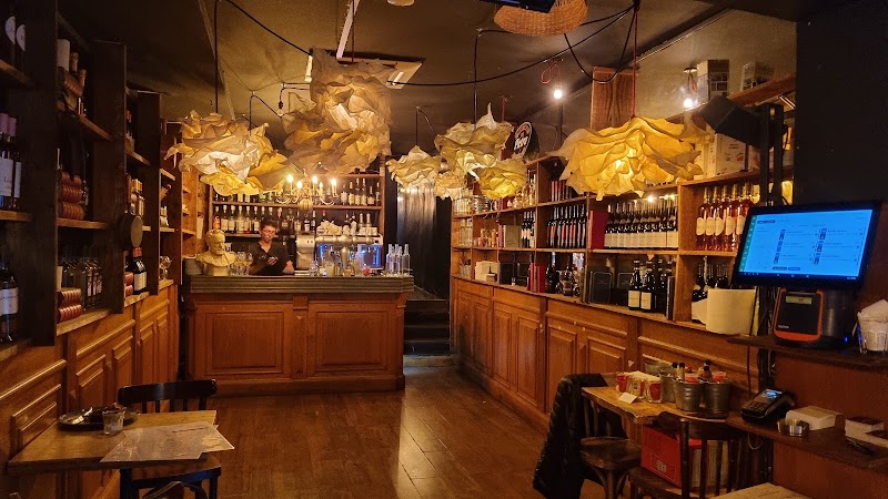 Le Petit Bistrot mirabeau - Photo 8