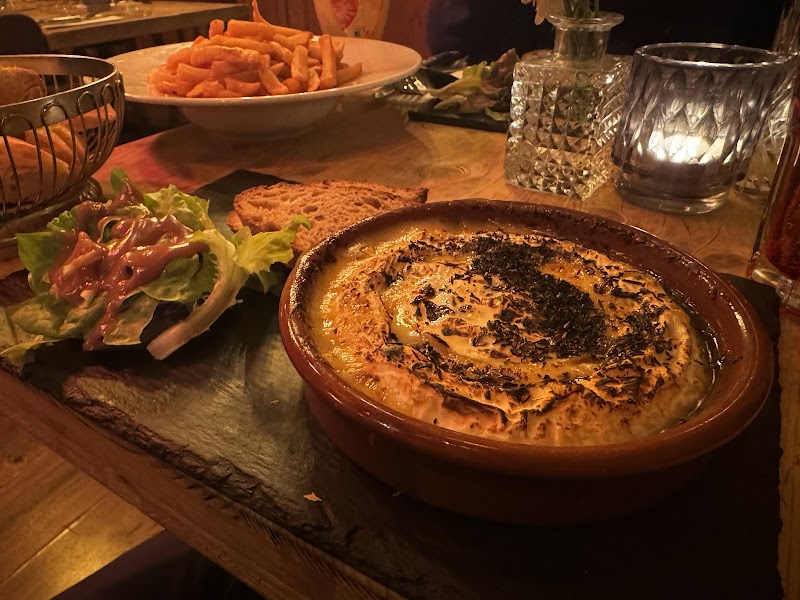 Le Petit Bistrot mirabeau - Photo 10