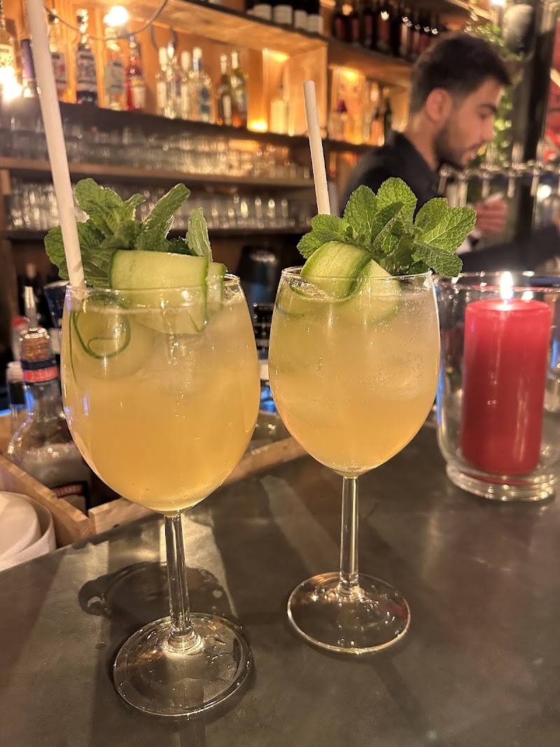 Le Petit Bistrot Place Richelme - Photo 10