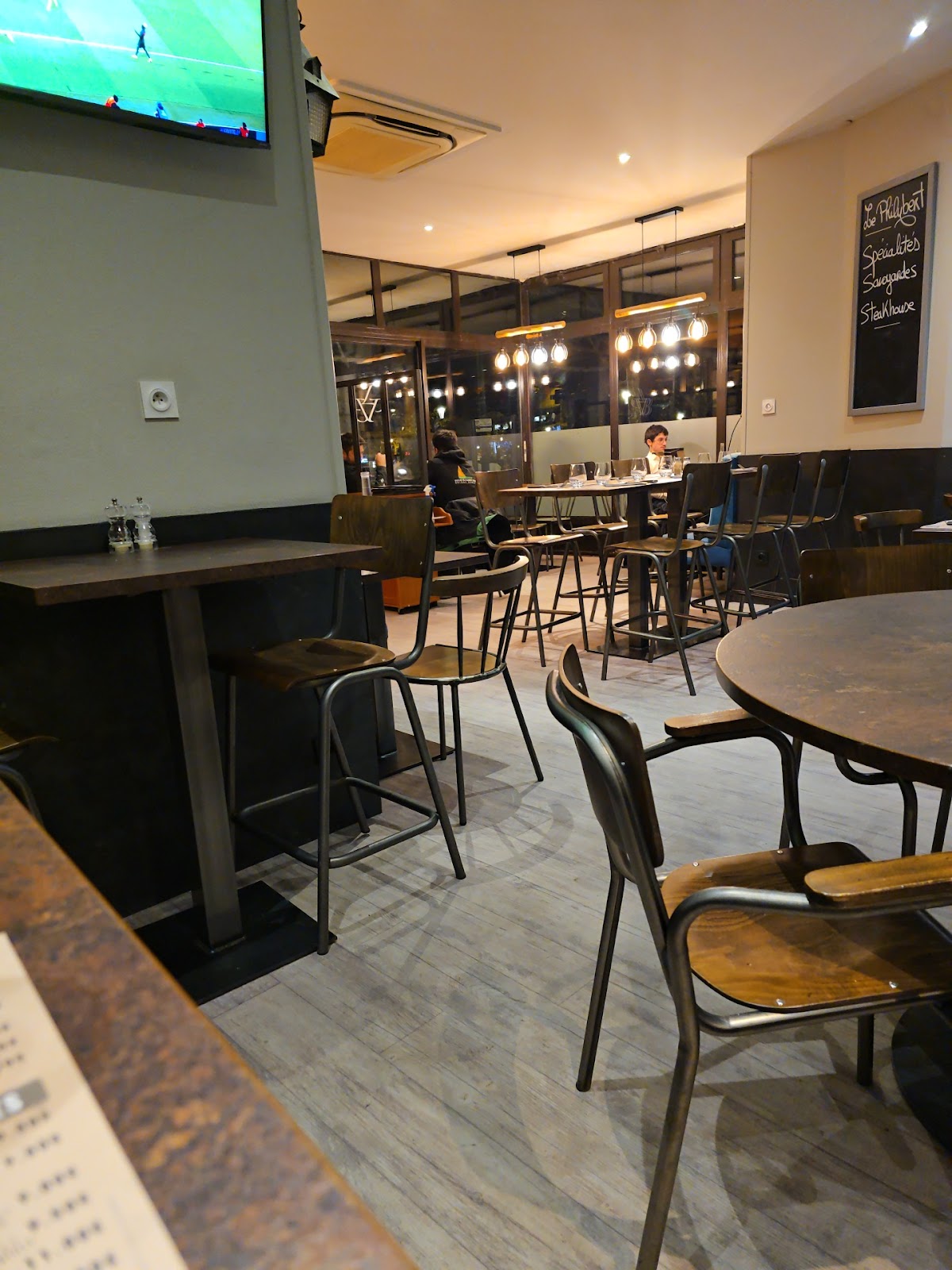 LE PHILYBERT 🫕 🥩 🍻🍷 RESTAURANT SAVOYARD ET STEAKHOUSE - Photo 5