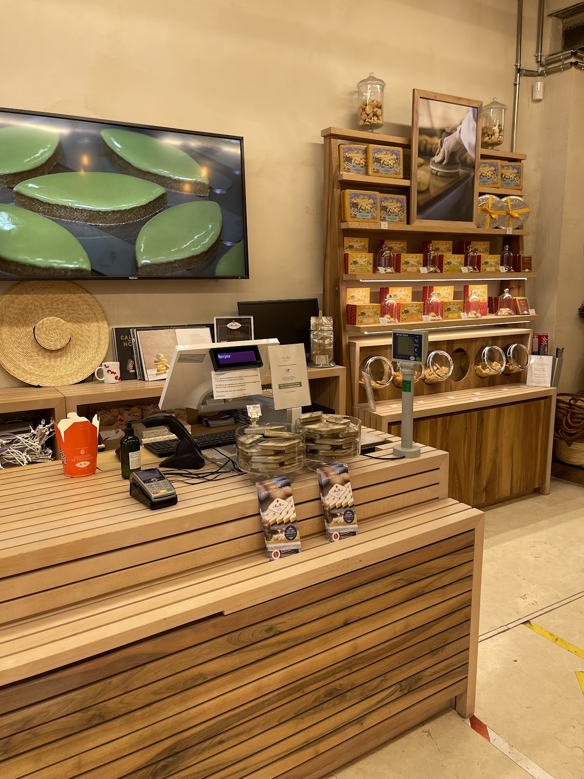 Le Roy René Aix-en-Provence, Confiserie du centre-ville - Photo 9