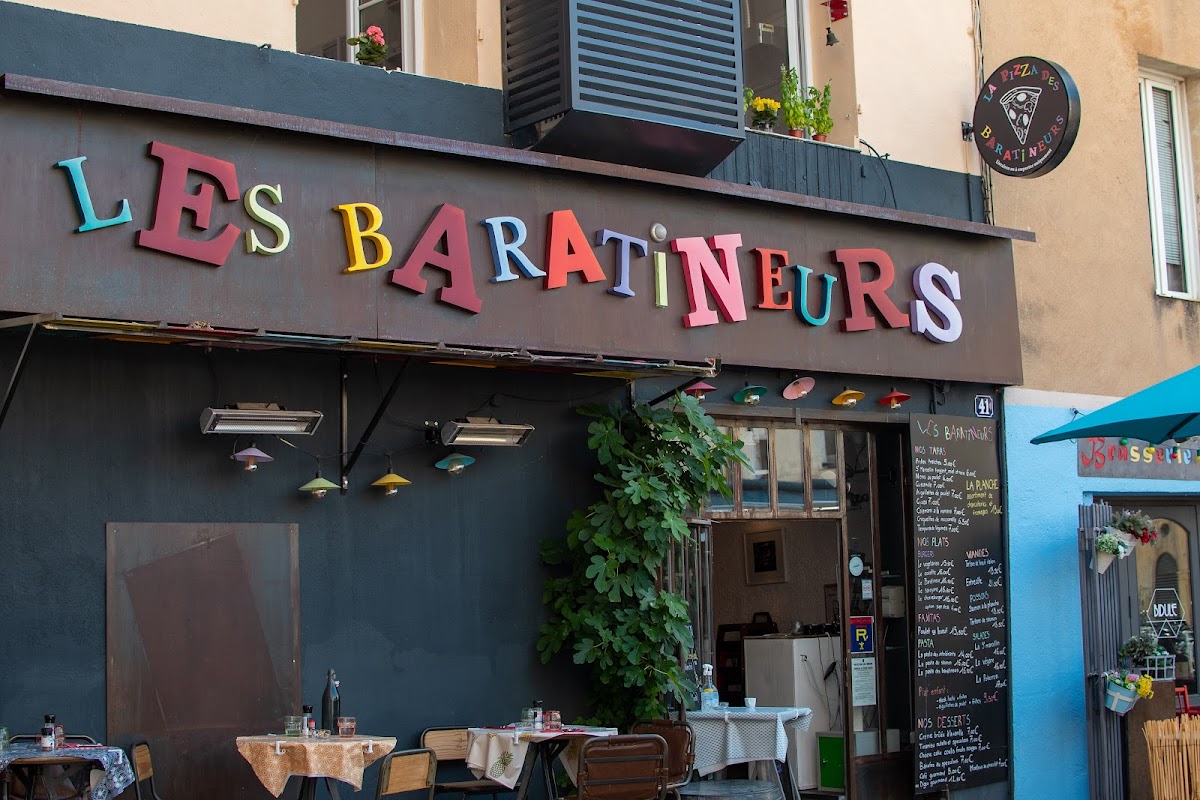 Les Baratineurs