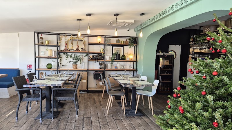 Naia Restaurant - Photo 2