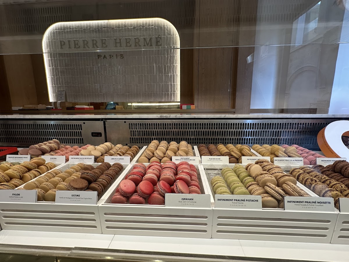Pierre Hermé Paris - Photo 2