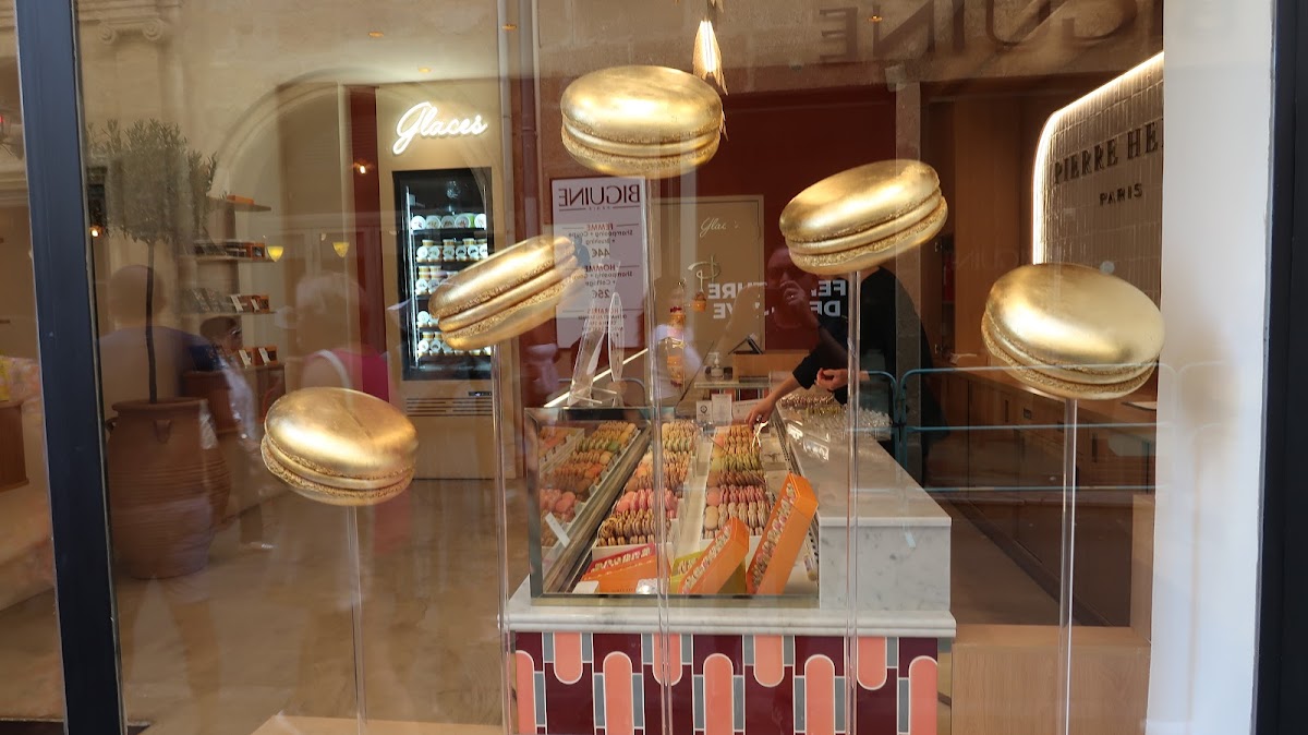 Pierre Hermé Paris - Photo 3