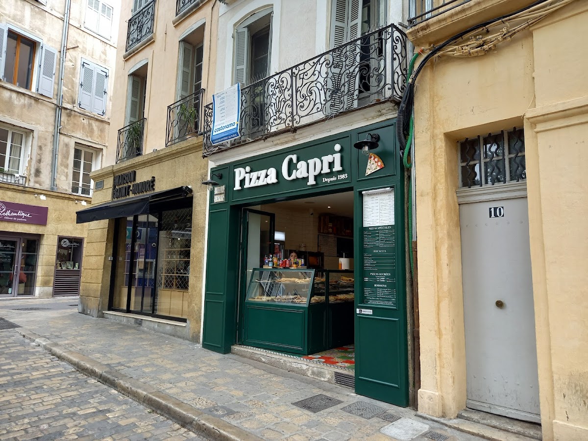 Pizza Capri Hôtel de ville - Photo 10