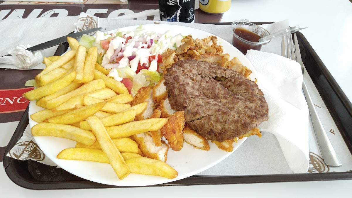 Taking Food - Photo 4