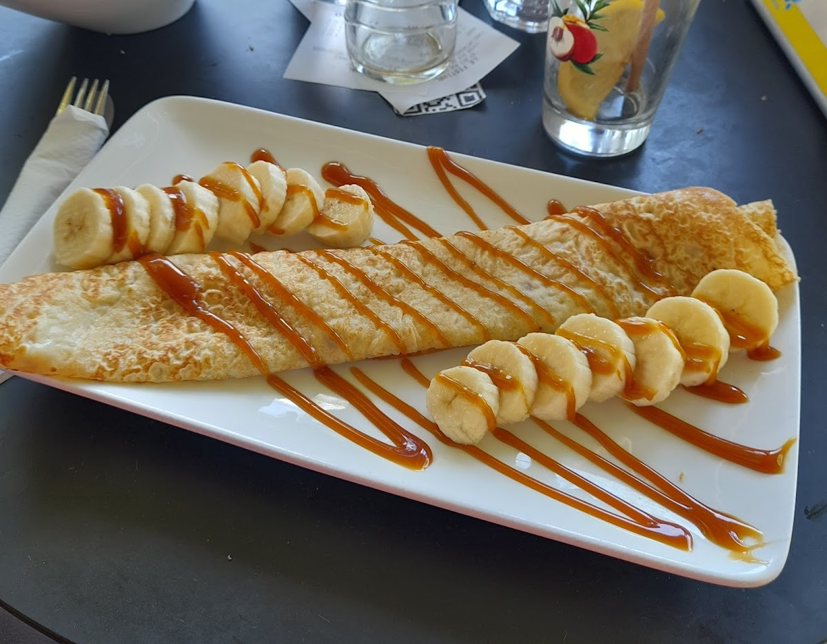 Taking Food - Photo 8