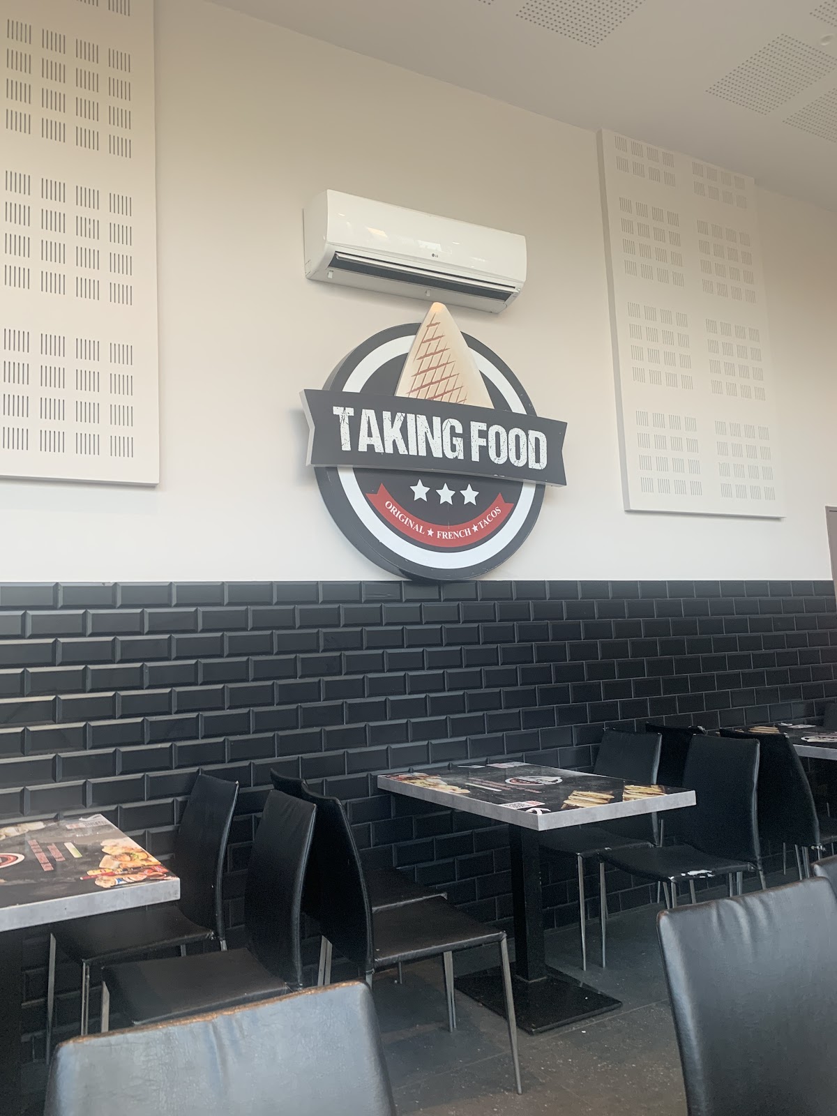 Taking Food - Photo 9