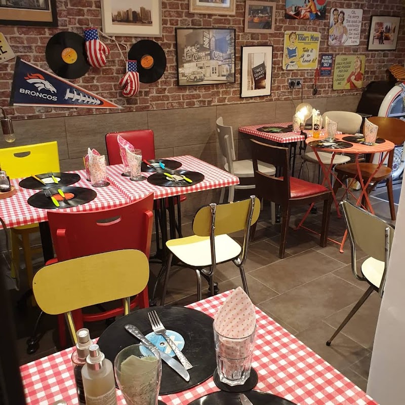 Betty's Resto brunch &lunch