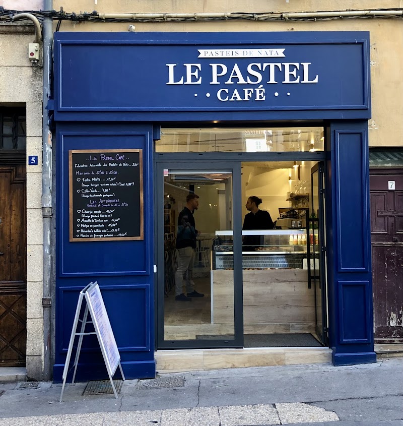 Le Pastel Café