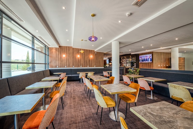 La Table De L'Arbois