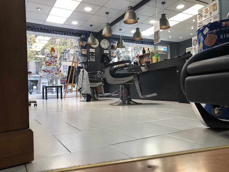 Les Barbiers Du Cours