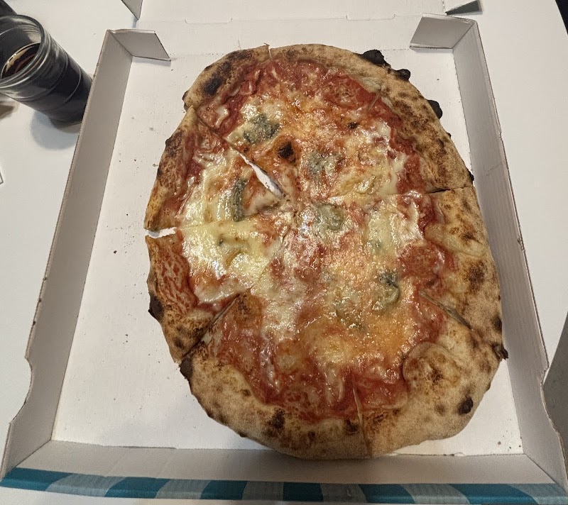 Pizzeria Il Gusto Di Napoli - Halles d'Eguilles