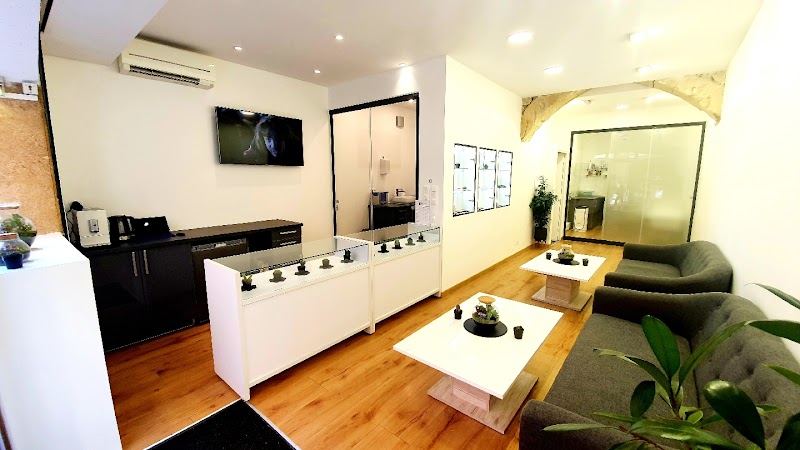 La Hoya Bijouterie & Art corporel