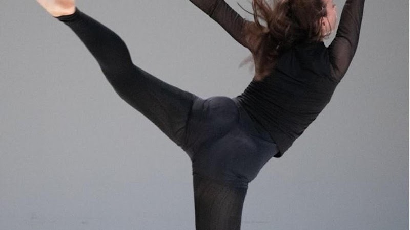 Ecole De Danse Moderne : Solange Savine À Aix En Provence