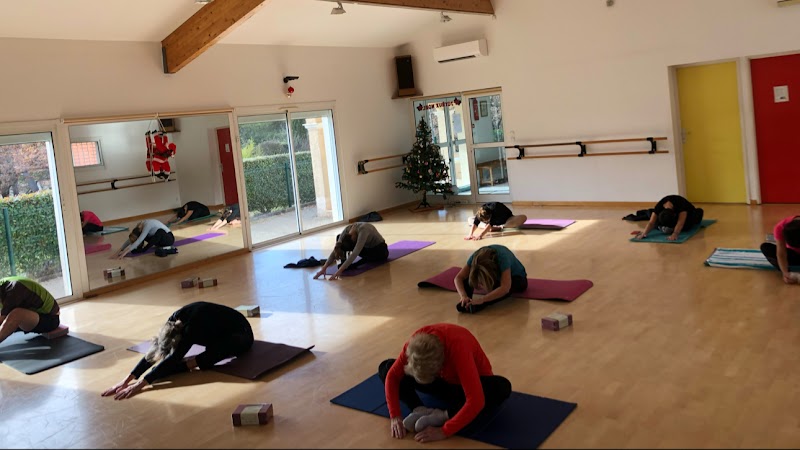 Pilates And Bar The Ground By Aude Lomenech