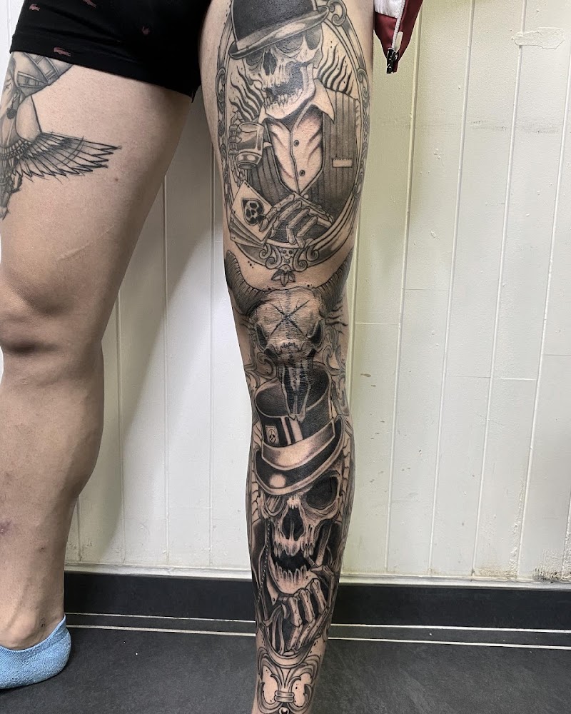 Sakura Tattoo Studio