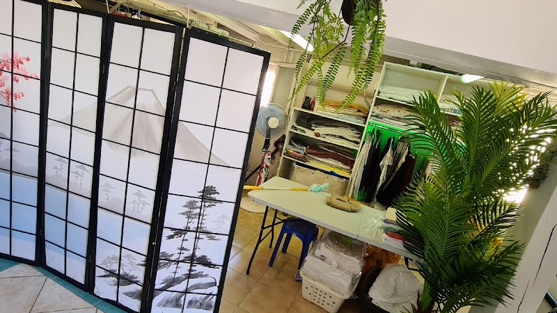 Pressing Blanchisserie De Puyricard à Aix-en-Provence dans les Bouches-du-Rhône