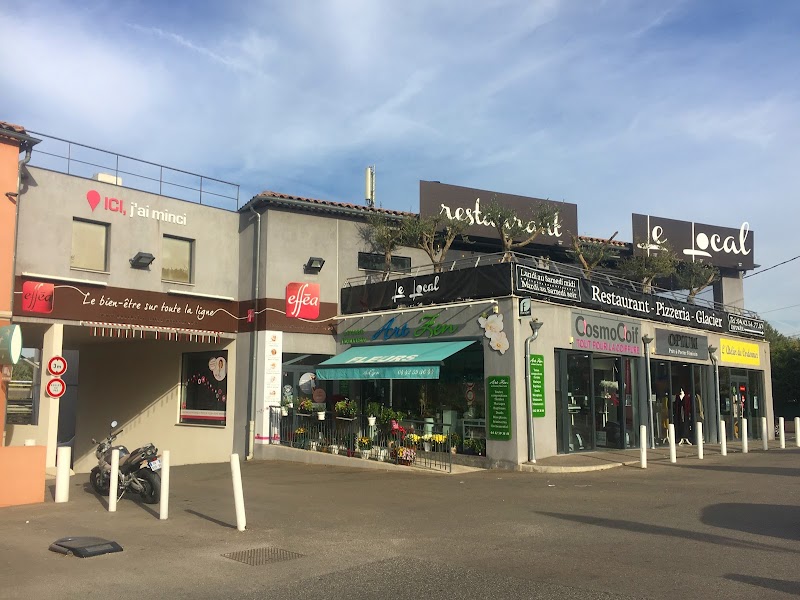 Centre Commercial San Baquis