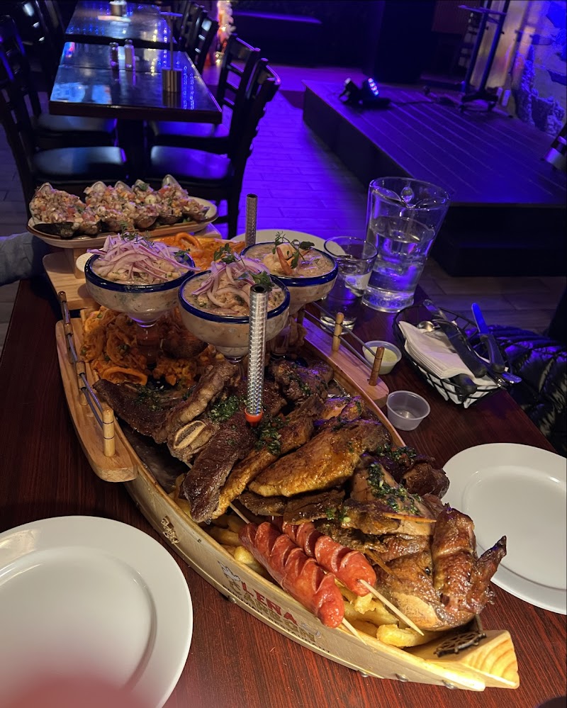 Leña y Carbón Restaurant & Bar