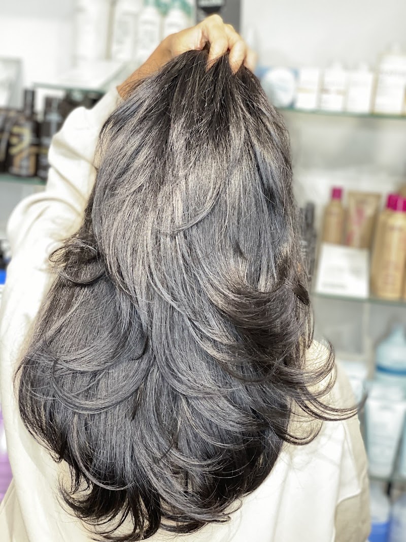 ROGER MARKEL SALON (hair/makeup)