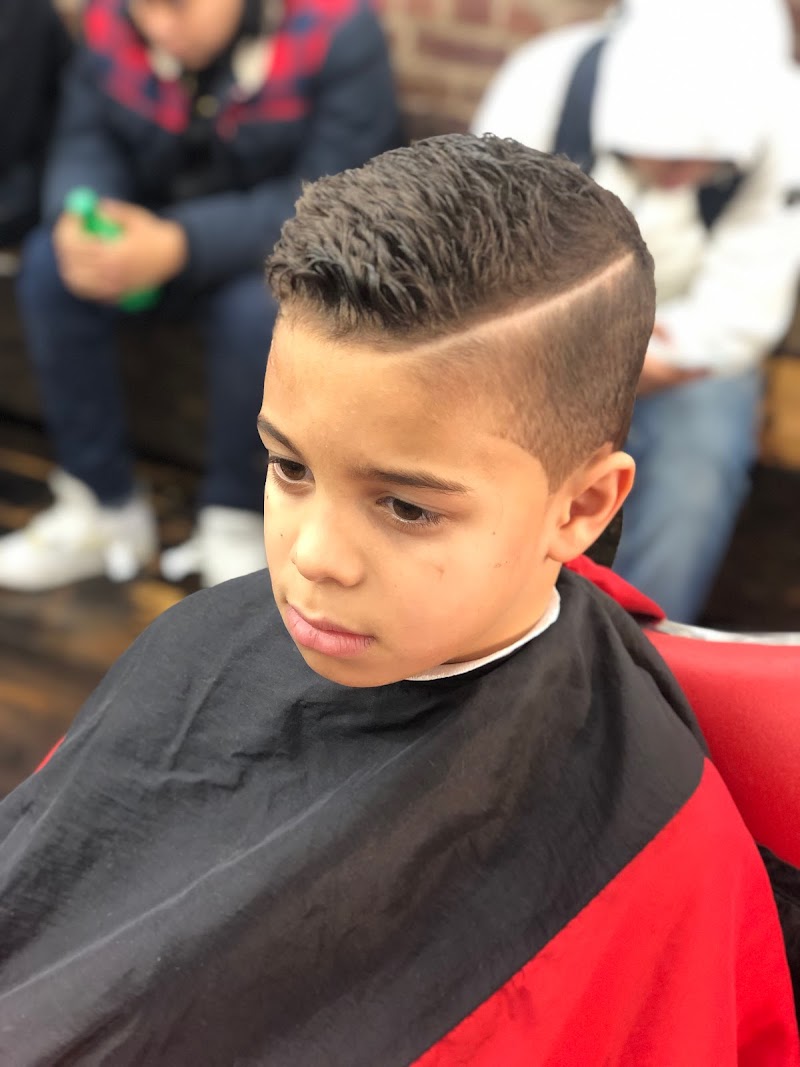 King of Queens Barber Shop 3